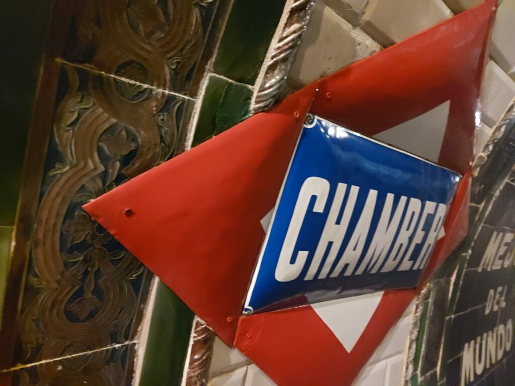 Los colores del logo son los mismos que los del Metro de Londres